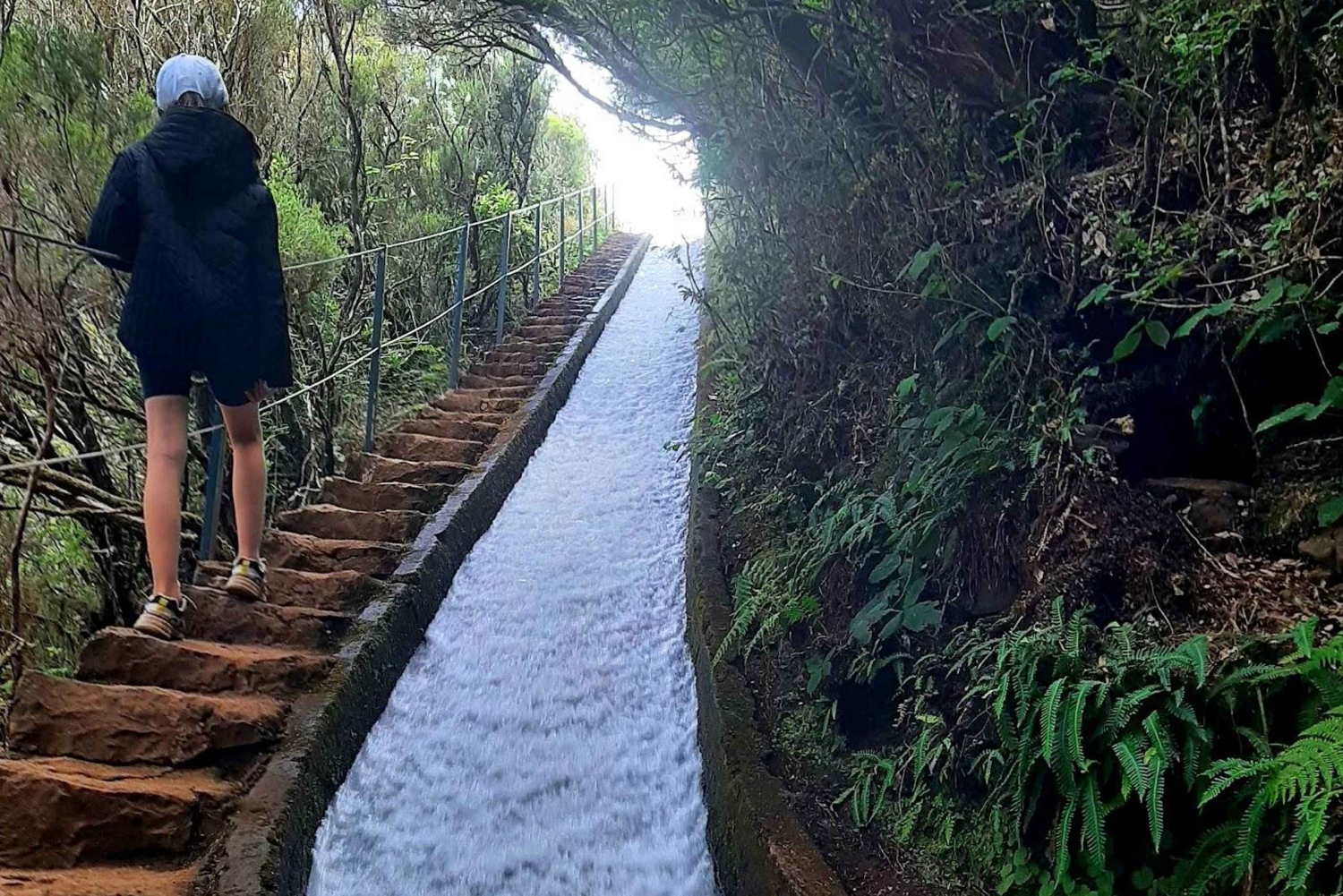 Madeiran salainen vesiputoushelmi – Lagoa do Vento