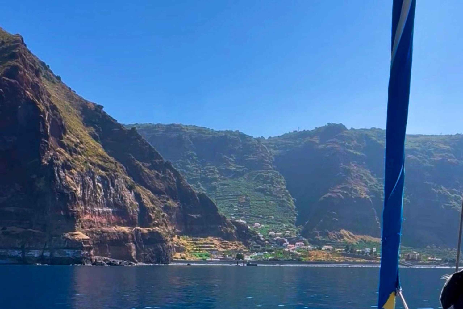 マデイラ島：魅惑の海岸セーリングツアーをお楽しみください