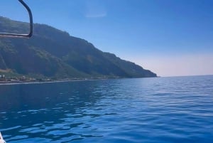 マデイラ島：魅惑の海岸セーリングツアーをお楽しみください