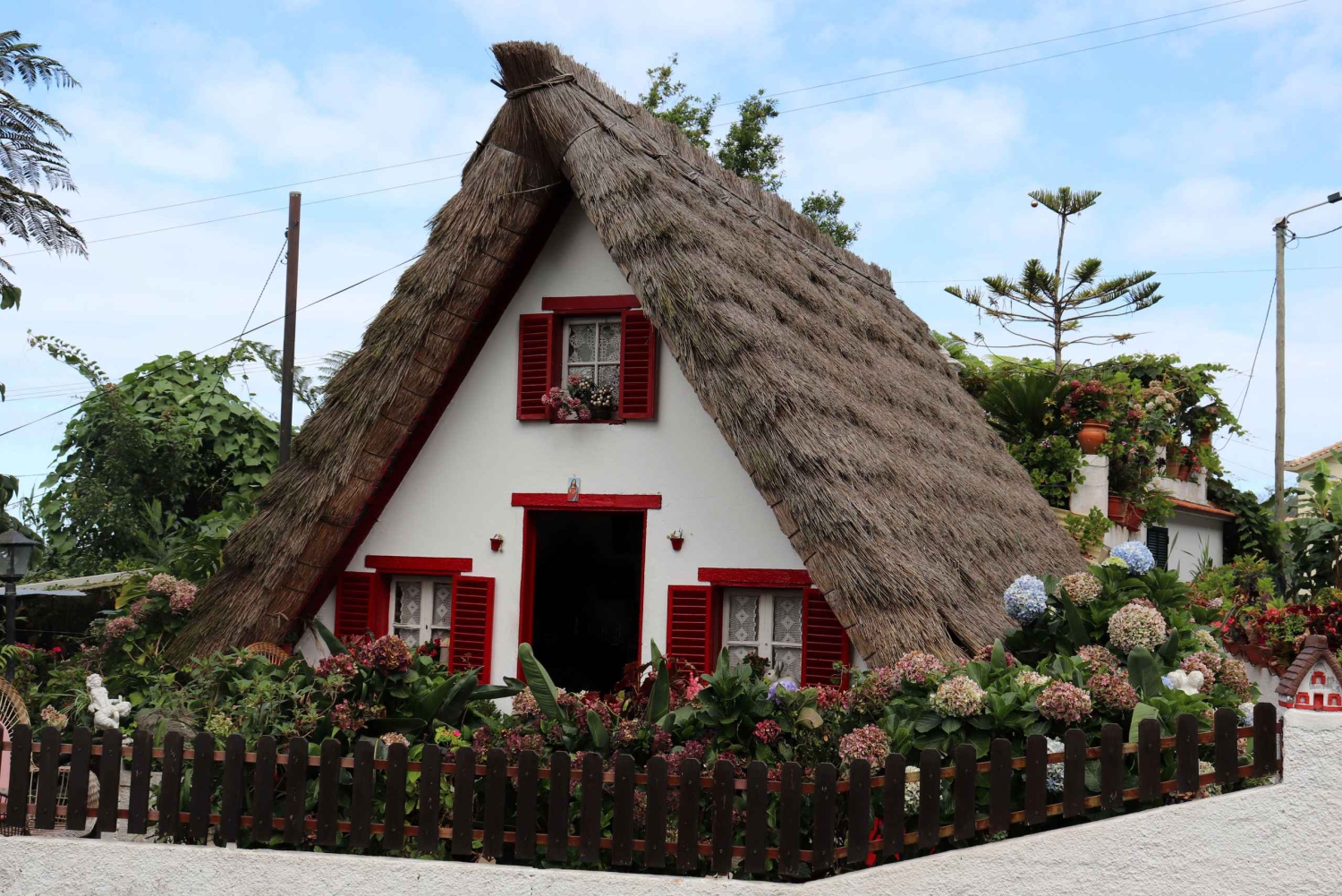 Madeira: safari en jeep por Santana y ruta de senderismo por la levada de Balhões