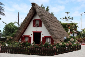 Madeira: safari en jeep por Santana y ruta de senderismo por la levada de Balhões