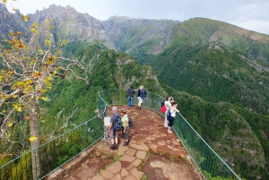 Madeira: safari en jeep por Santana y ruta de senderismo por la levada de Balhões