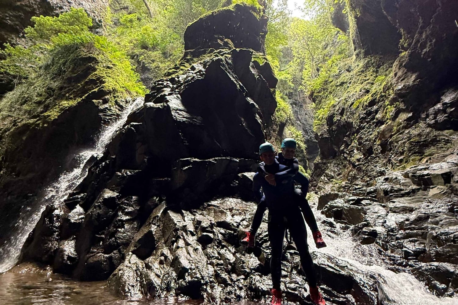 マデイラ島：セイシャルでキャニオニング（レベル3）をお楽しみください