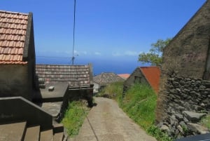 Madeira : Southwest coast, Run & Anjo´s Waterfall 4x4 Tour