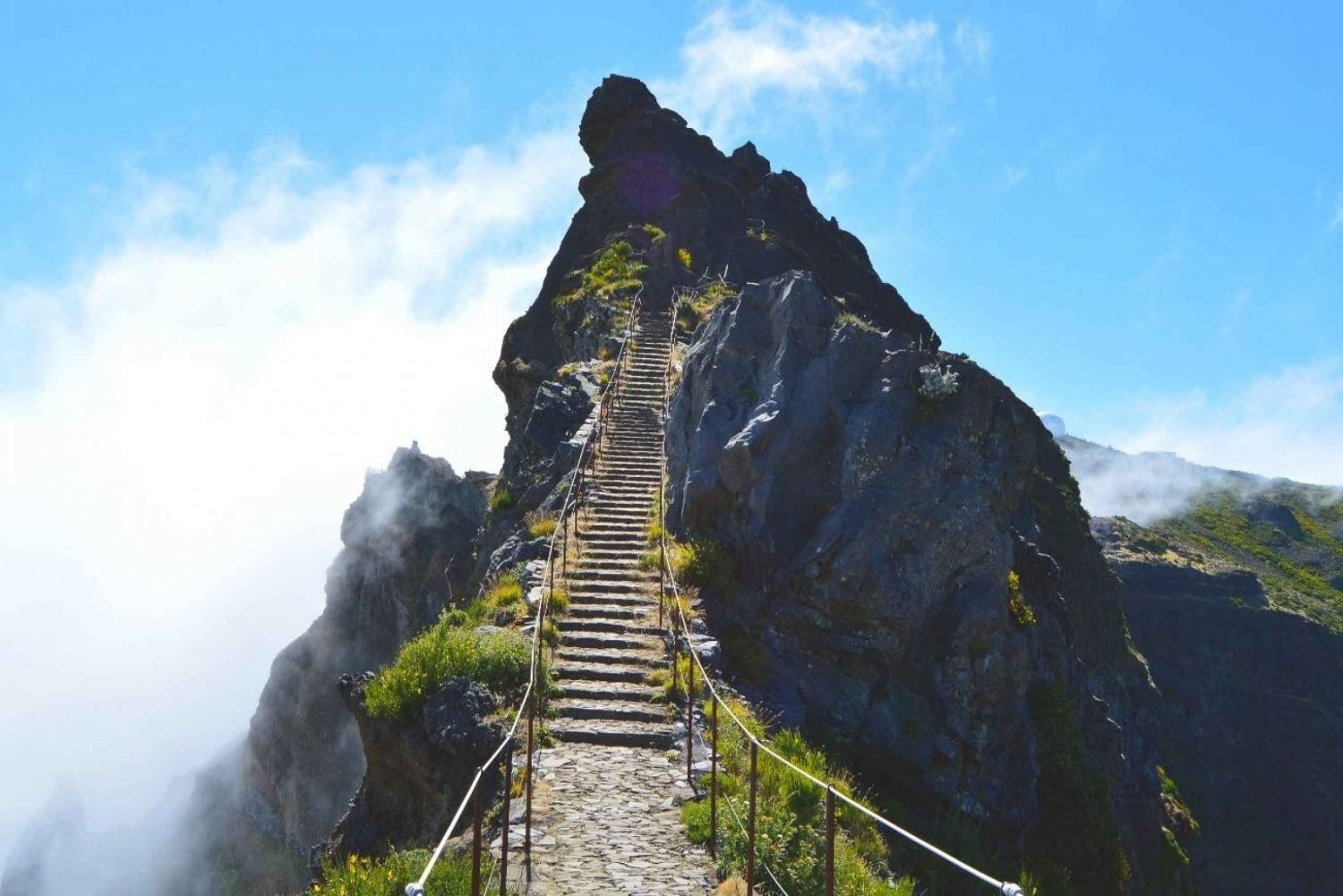 Madeira Stairway to Heaven to Larano Vaellus Vuorelta merelle