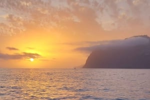 Zeiltocht bij zonsondergang op Madeira: kustwonderen en gouden uur