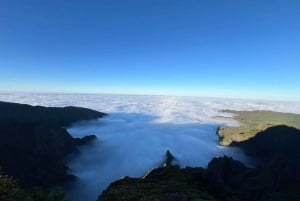 MADEIRA TOUR- SANTANA EAST TOUR HUS MED HALMTAK