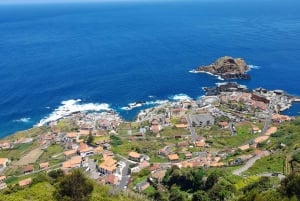 Madeira: West and East Madeira Tour with Snacks and Drinks