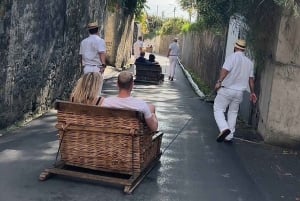 Madeira: Monte Toboggan + Gamla stan med tuk-tuk av MadTuk