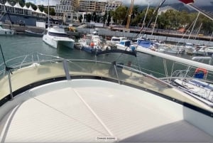 Vuurwerk op oudejaarsavond op een privéjacht in Madeira