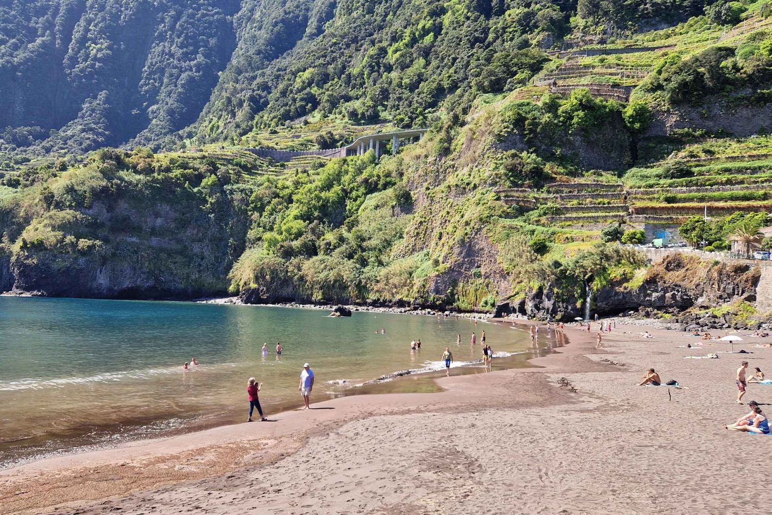 NorthWests 50 nyanser av grönt, klippbassänger och vattenfall Tour