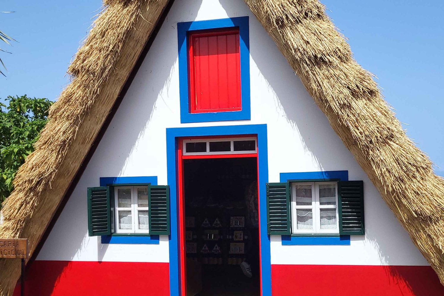 Pico Arieiro, Santana, São Lourenço y más: día completo + servicio de recogida.