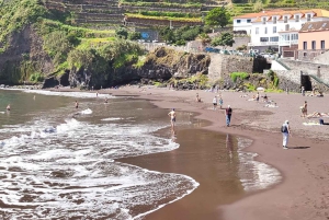 Pico Arieiro, Santana, São Lourenço y más: día completo + servicio de recogida.