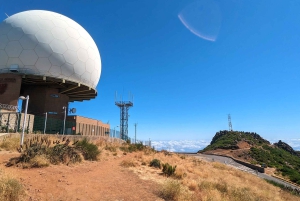 Pico do Arieiro in 4h: Immersive Private Jeep Experience