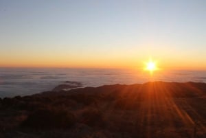 Pico do Arieiro: Private 4x4 Sunrise Trip with Hot Drinks