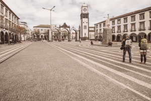 Ponta Delgada: stadstour en bezoek aan ananasplantage