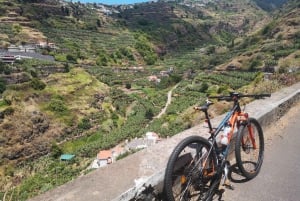 Costa Oeste de Madeira: Visita guiada en bicicleta eléctrica