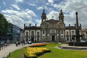Porto: Tagestour in kleiner Gruppe nach Braga und Guimarães mit Mittagessen