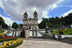 Porto: Tagestour in kleiner Gruppe nach Braga und Guimarães mit Mittagessen