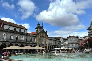 Porto: Tagestour in kleiner Gruppe nach Braga und Guimarães mit Mittagessen