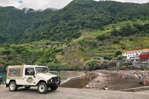 Excursion en jeep dans l'ouest de Madère – Fanal, Seixal, piscines naturelles et petits groupes