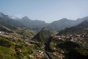 Priv. Est : Circuit en 4x4|Pico do Areeiro|Santana Maisons typiques|