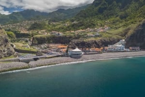 Tour privado de Vespa pelo oeste - Seixal, São Vicente, Porto Moniz (4 horas)