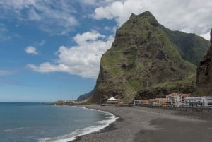 Tour privado de Vespa pelo oeste - Seixal, São Vicente, Porto Moniz (4 horas)