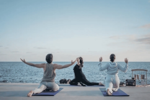 Prywatna joga i kąpiel dźwiękowa nad oceanem