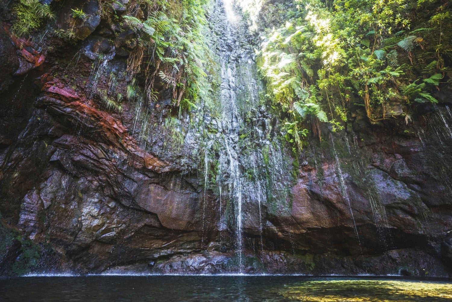Paseo por la naturaleza de Rabacal: lagos y fuentes