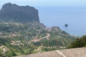 Madeira: Santana; Discover the enchanting East: Duration 7,5h