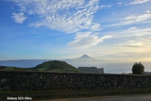 São Jorge: PR01 Hike & Tour - Full Day Adventure