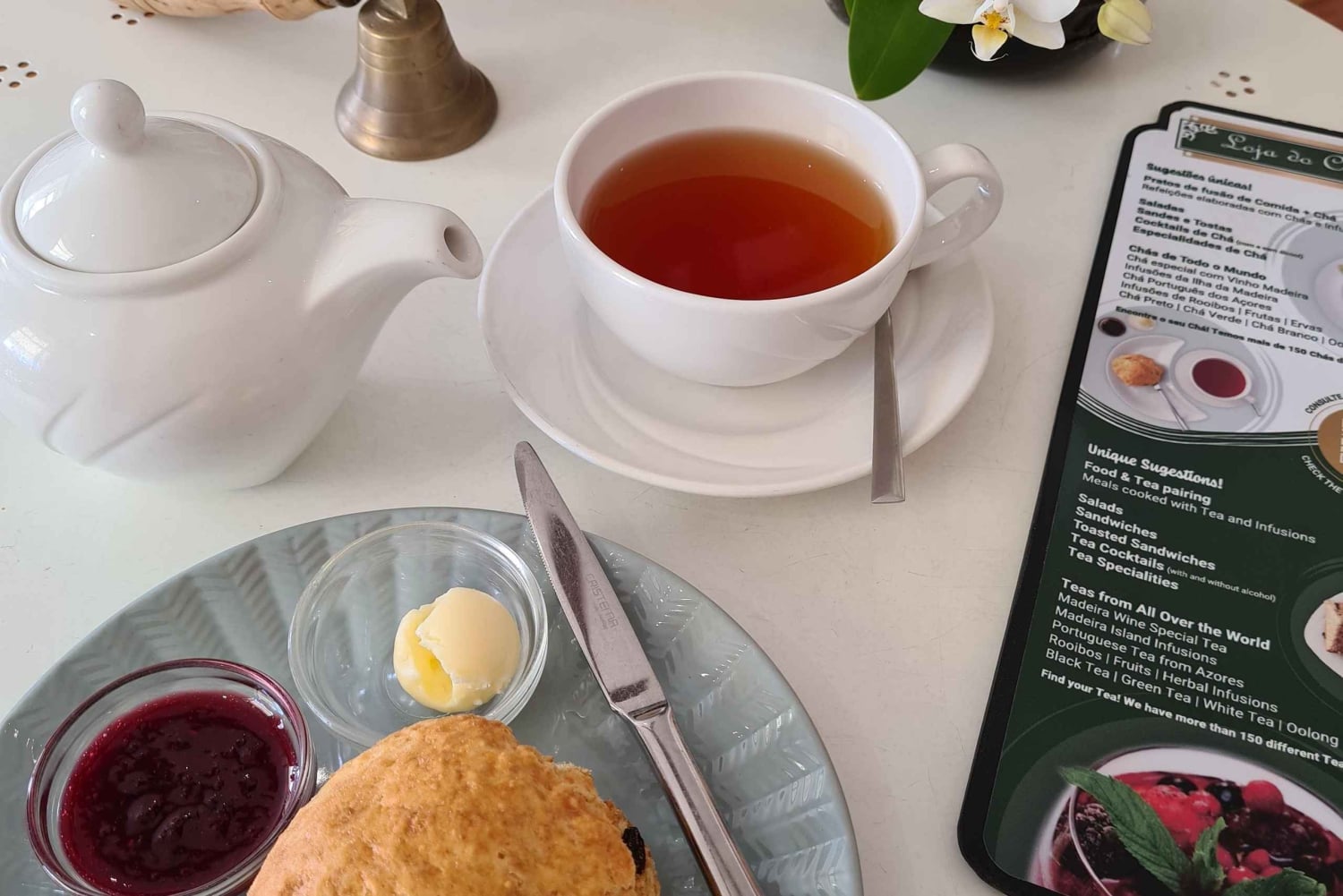 Sunday Stroll in Funchal: Bites and Delights