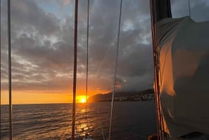 Zachód słońca na żaglówce