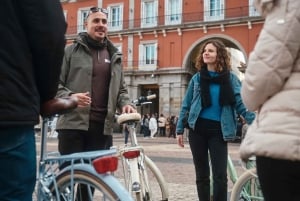 Madrid: City Highlights Guided Vintage Bike Tour