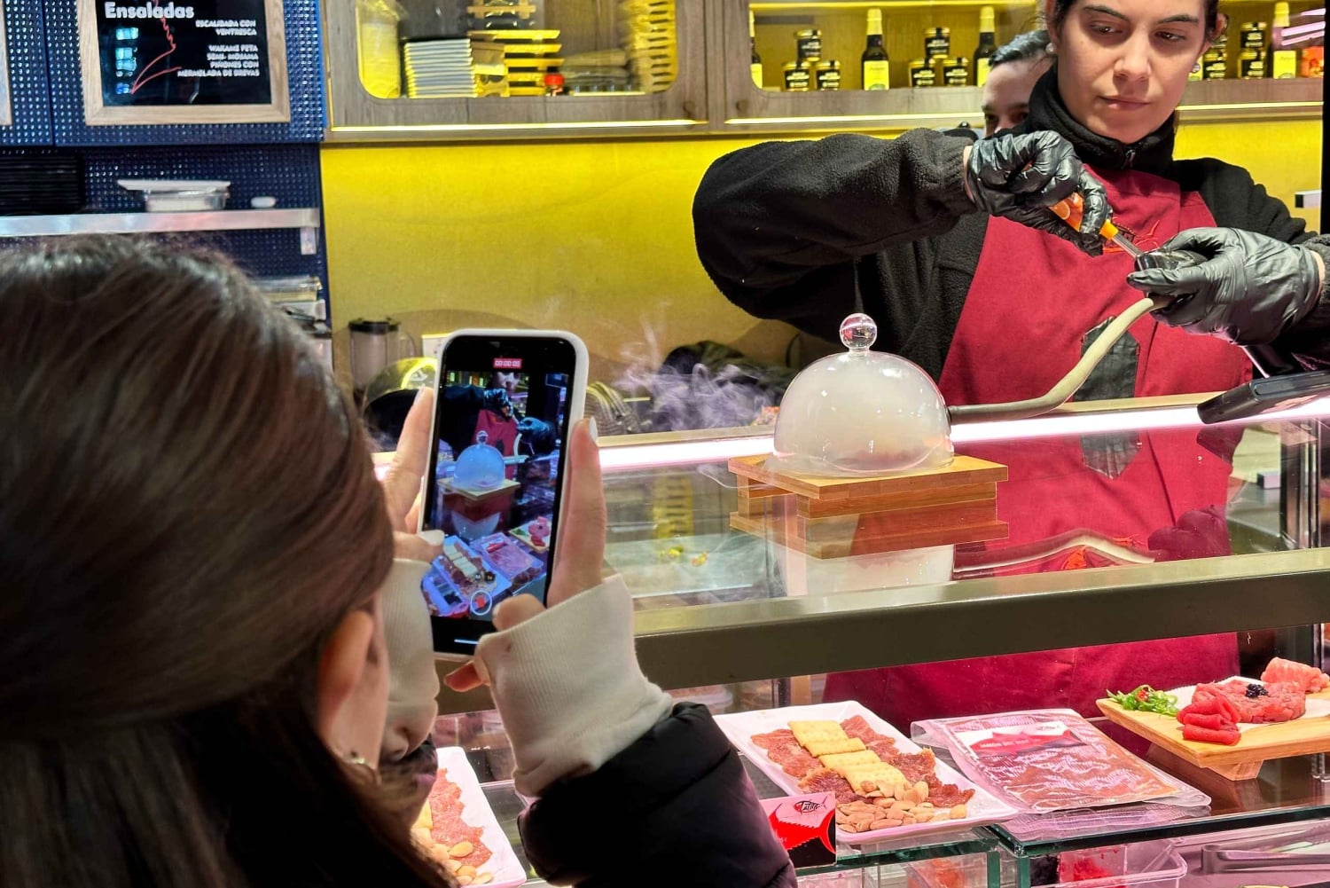 Degustazione di tonno rosso nel mercato più prestigioso della Spagna