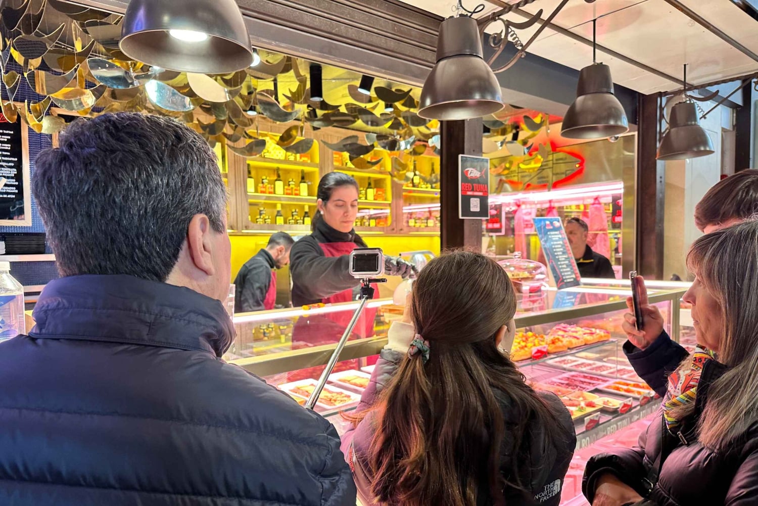 Degustazione di tonno rosso nel mercato più prestigioso della Spagna