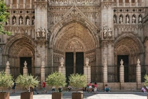From Madrid: Guided Day Trip to Toledo by Bus