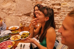 Tour gastronomico delle tapas ubriache con cena a Madrid