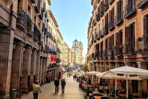 Madrid: Royal Palace, Old Town and Poets District Tour