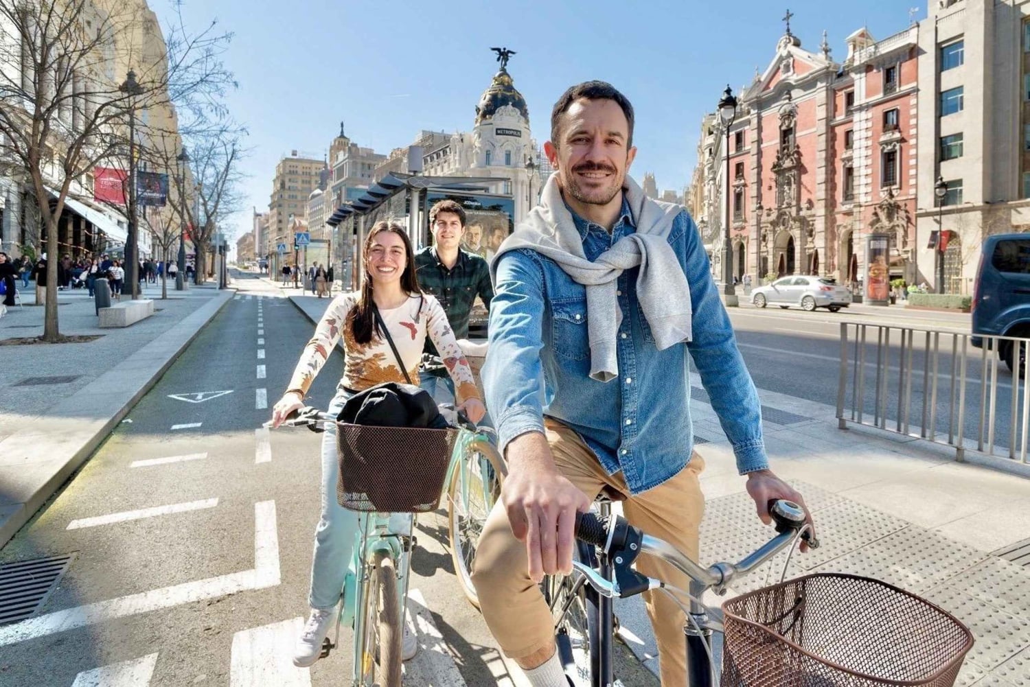 Entdecke Madrid mit dem Fahrrad und fotografiere mit Benja