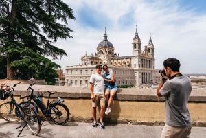 Entdecke Madrid mit dem Fahrrad und fotografiere mit Benja