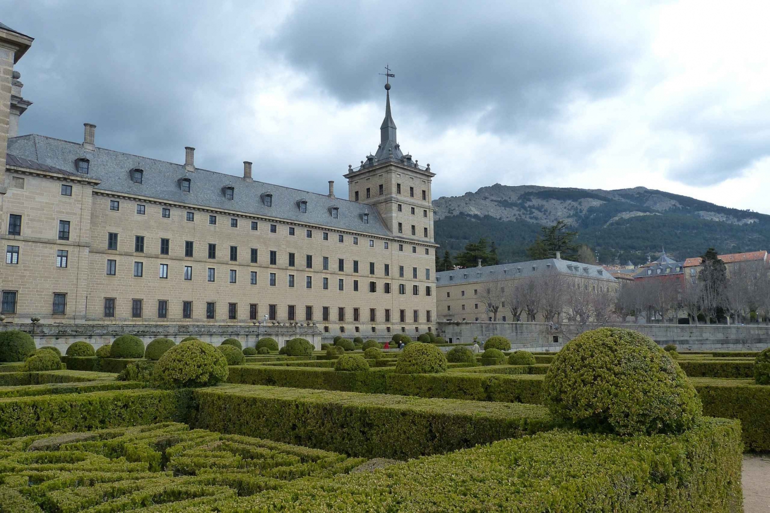 From Madrid: Escorial Monastery & Valley Private Tour
