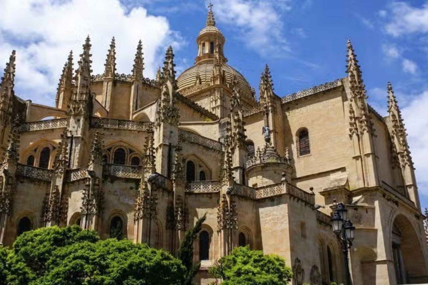 Desde Madrid: Excursión a Toledo y Segovia, dos destinos más visitados