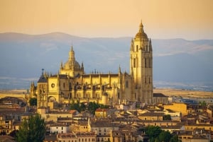From Madrid: Full Day Tour to Avila and Segovia with Alcazar