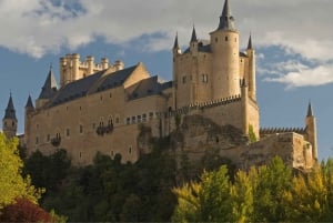 From Madrid: Full Day Trip to Segovia and Toledo