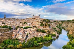 From Madrid: Guided Day Trip to Chinchon, Aranjuez & Toledo