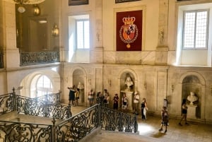 マドリード発：チンチョン、アランフェス、トレドへのガイド付き日帰り旅行