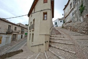 マドリード発：チンチョン、アランフェス、トレドへのガイド付き日帰り旅行