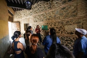 マドリード発：チンチョン、アランフェス、トレドへのガイド付き日帰り旅行